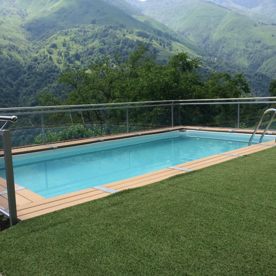 Chalet Con Piscina Garzeno Eksteriør billede