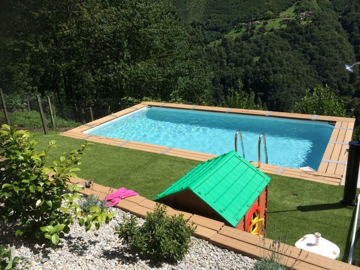 Chalet Con Piscina Garzeno Eksteriør billede
