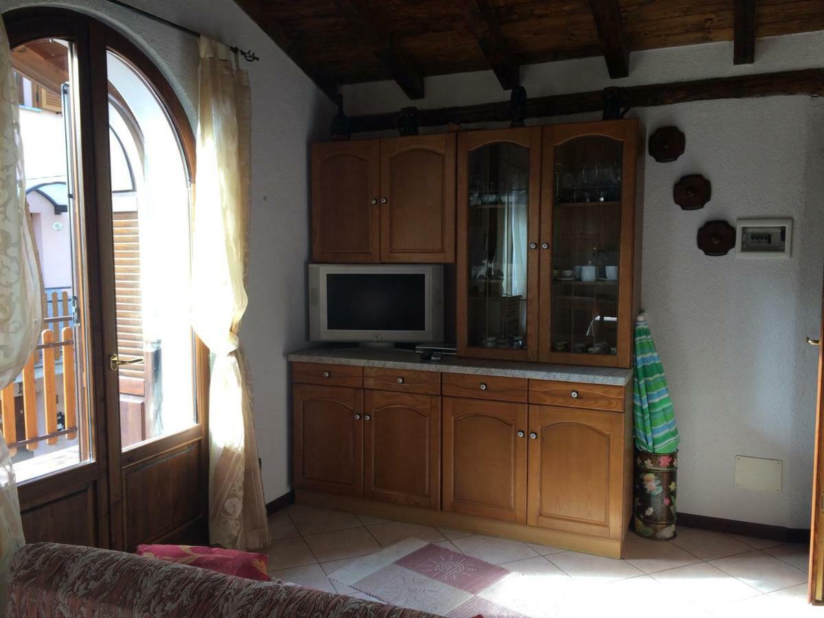 Chalet Con Piscina Garzeno Eksteriør billede
