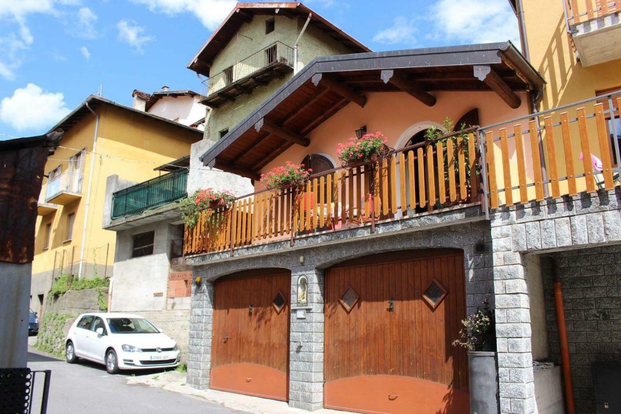 Chalet Con Piscina Garzeno Eksteriør billede